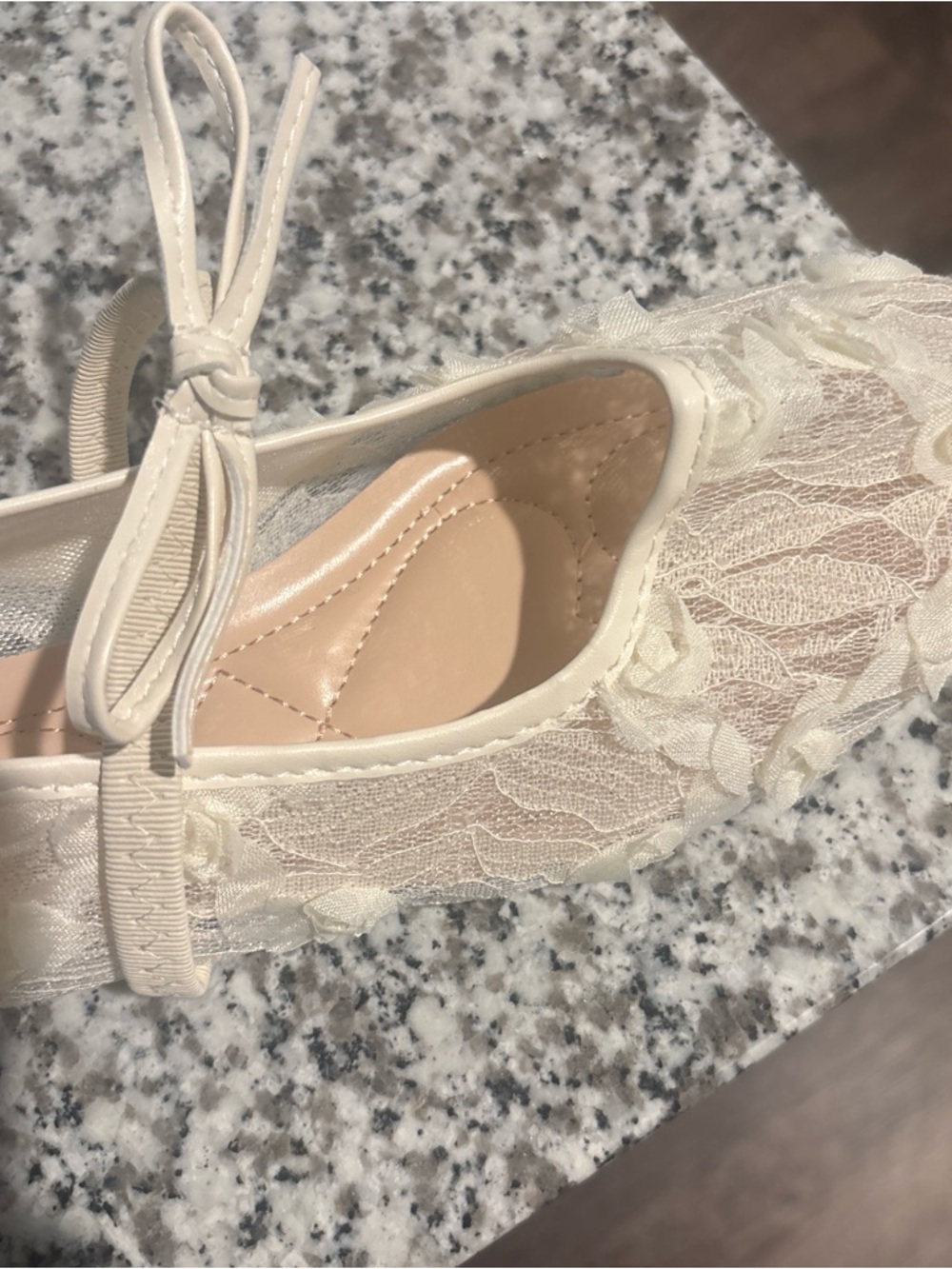 & Other Stories Cream Lace Ballet Flat with Bow